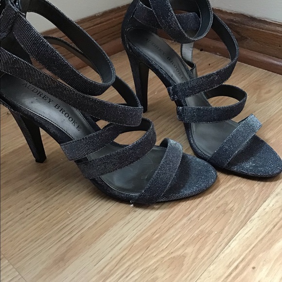 Women’s heels - Picture 2 of 4